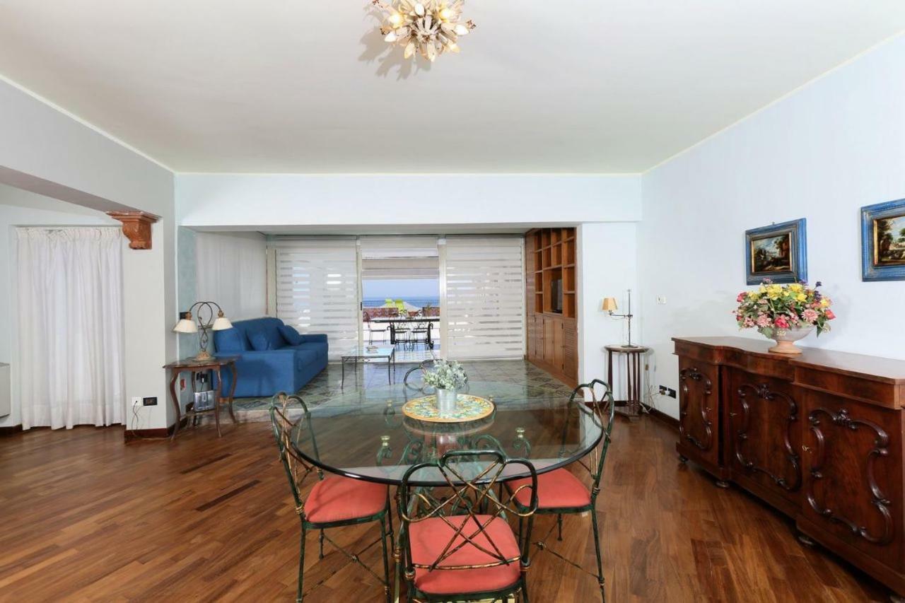 Il Cavalluccio Marino Apartment Santa Teresa Di Riva Ngoại thất bức ảnh