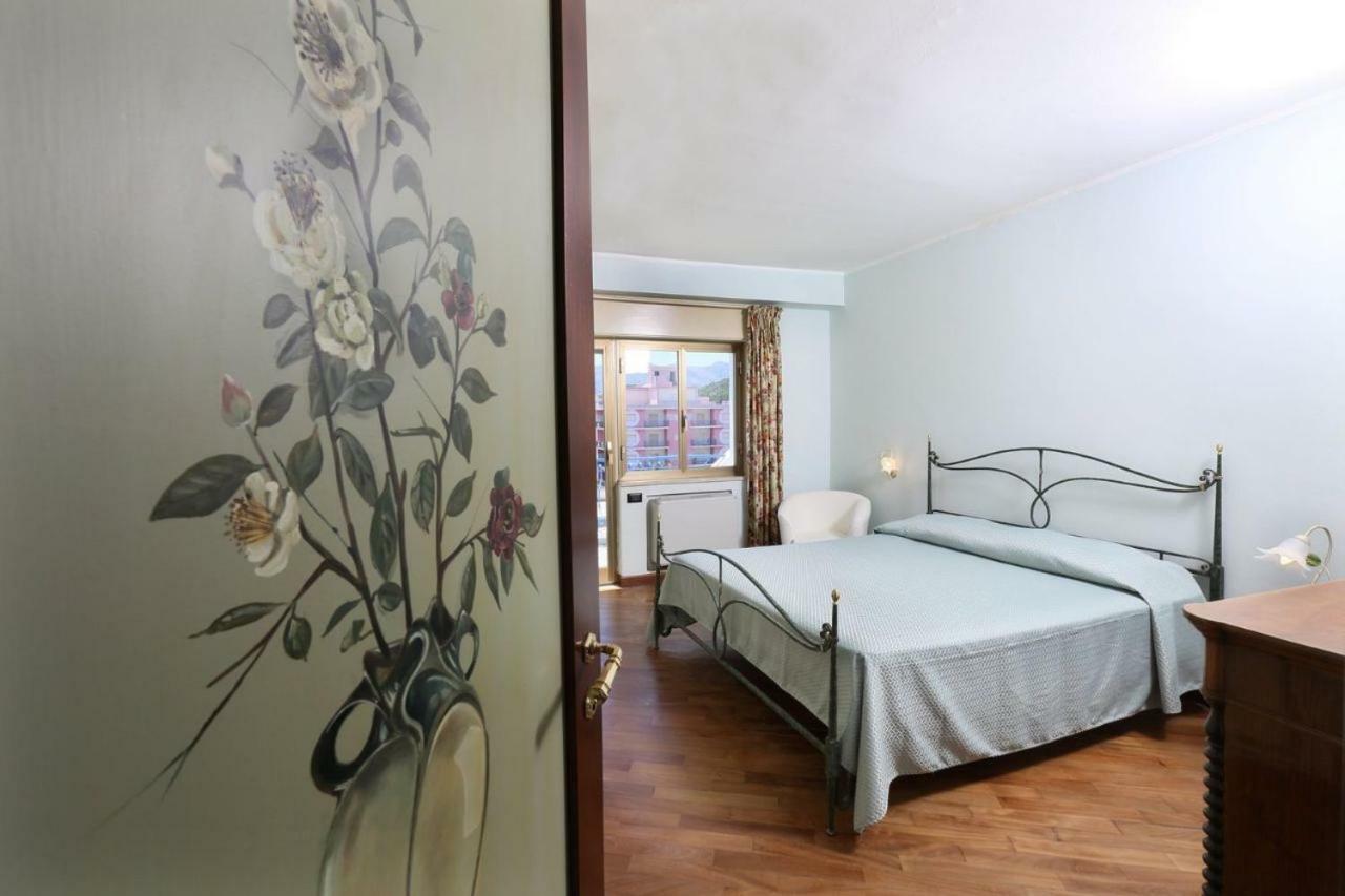 Il Cavalluccio Marino Apartment Santa Teresa Di Riva Ngoại thất bức ảnh